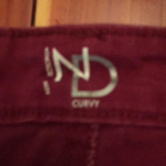 Curvy Straight leg Colored Jeans - Picture 4 of 7